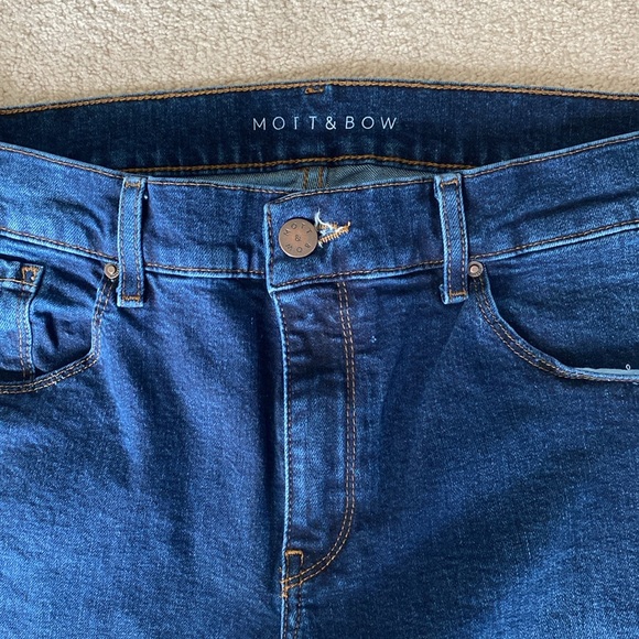 Mott & Bow Boyfriend Medium wash 31 x 30 jeans, slight stretch. - Picture 2 of 5